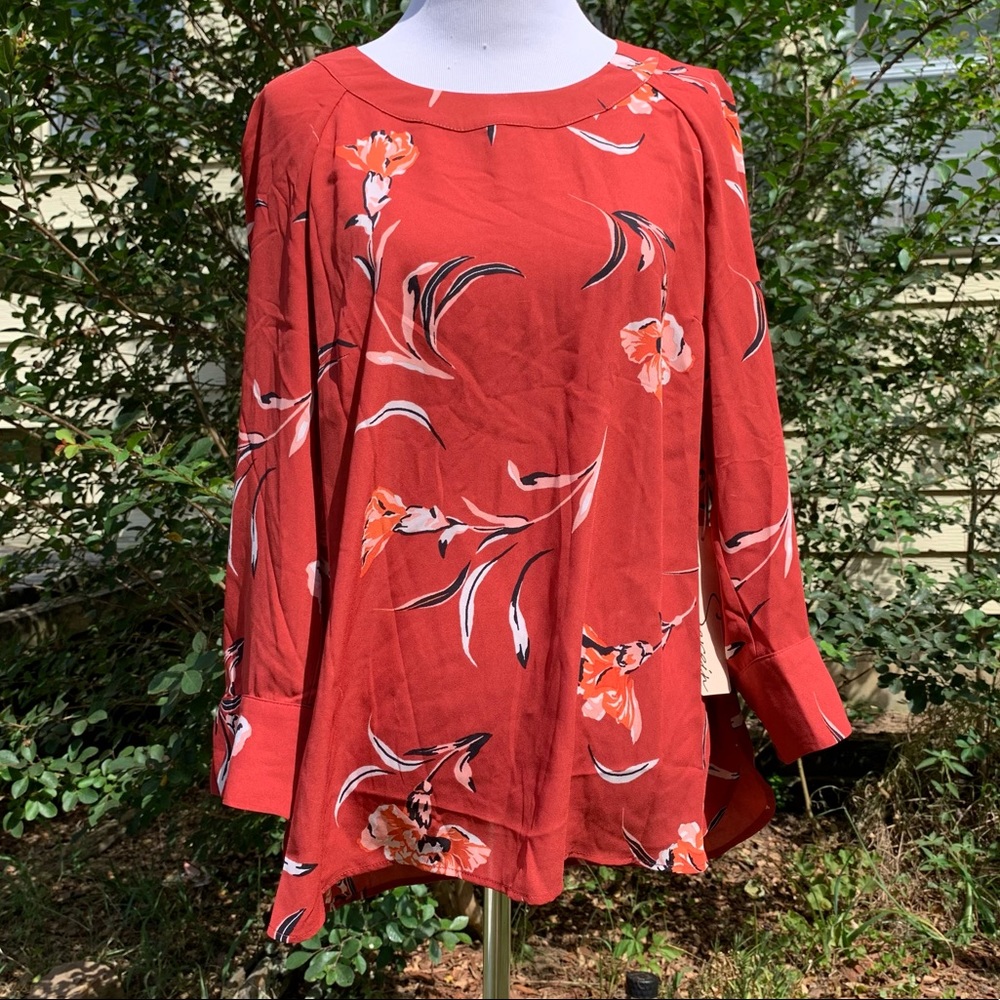 NWT Serein Stitch Fix Exclusive Jinnie Zipper Detail Floral Blouse 3/4 Sleeve